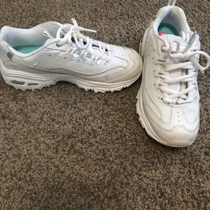 Sketchers white sneakers size 6 like new